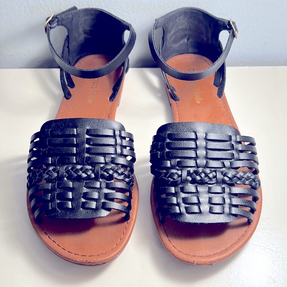 Women’s Ankle Strapped Flat Sandal - size 9 - Black